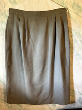 Business dressy grey 2-piece skirt suit for women