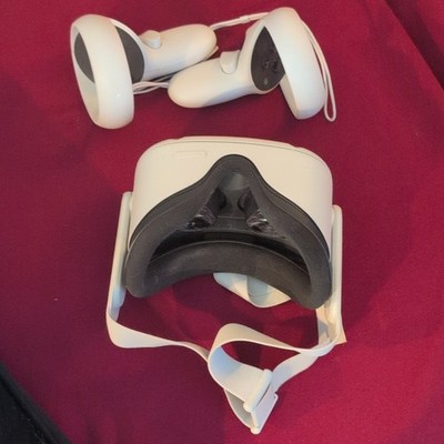 Oculus Quest 2 256GB Standalone VR Headset White w/ Controllers 90Hz USB-C
