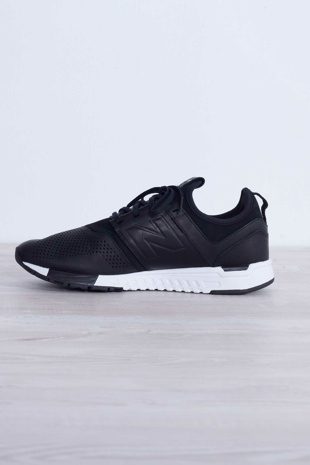 NEW BALANCE Men - 247 V1 black luxe luxe luxe leather sneakers a21485 NEW BALANCE Men - 247 V1 black luxe luxe luxe leather sneakers a21485