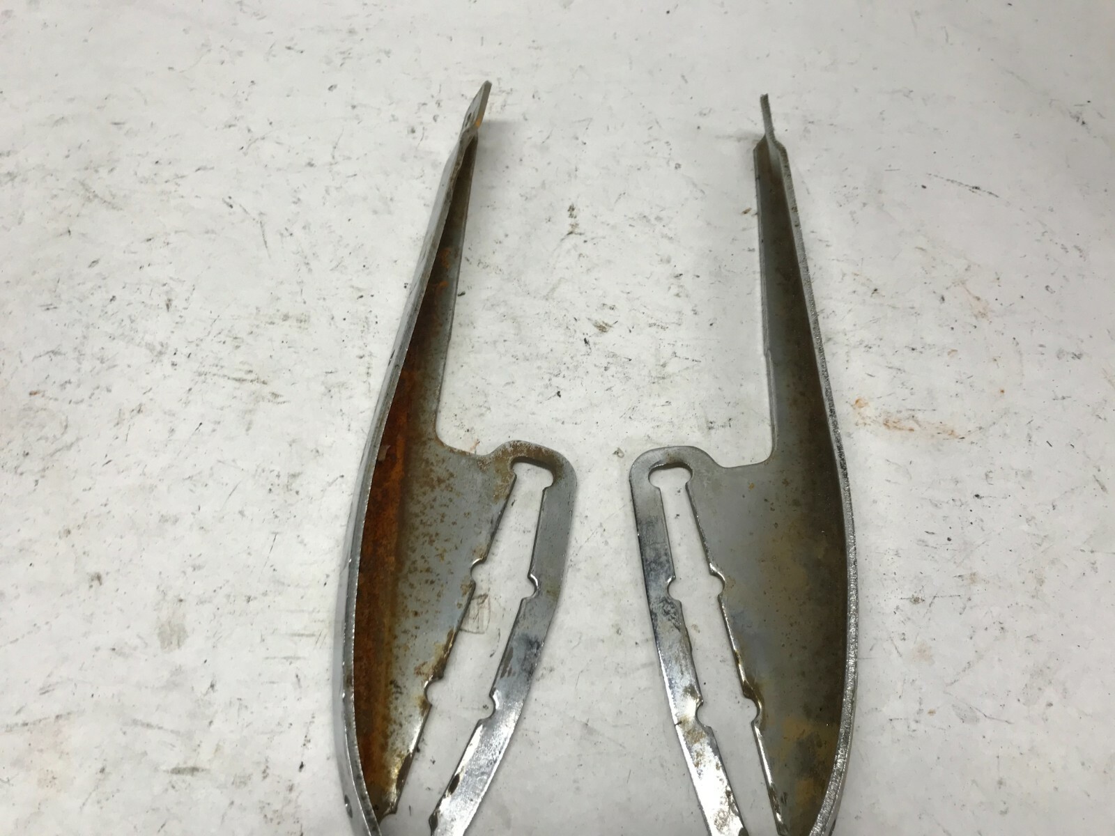 Parts & Accessories New Harley Davidson Eagle Iron Chrome Windshield