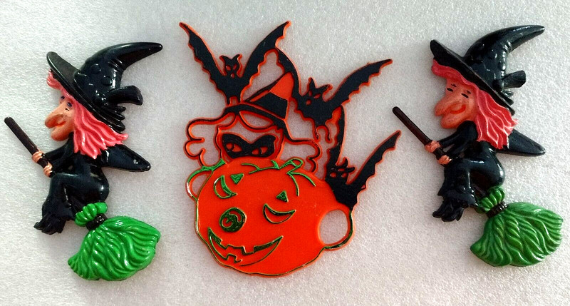 2 Halloween Flying Witch & Jack O'Lantern Cake Plastic decorations 1970s Estate