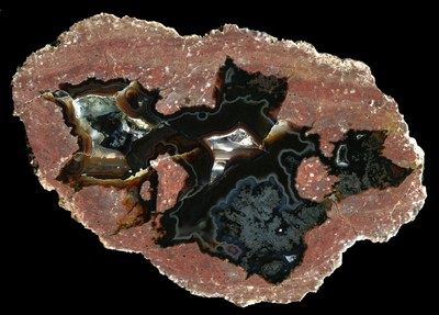 Großes und komplexes Susuz Dorf Thunderegg Achat Geode aus der Türkei.
