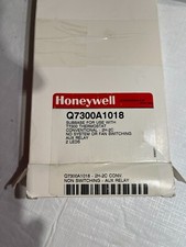 Honeywell Q7300A1018 Subbase for use w. T7300 Thermostat, with screws & labels