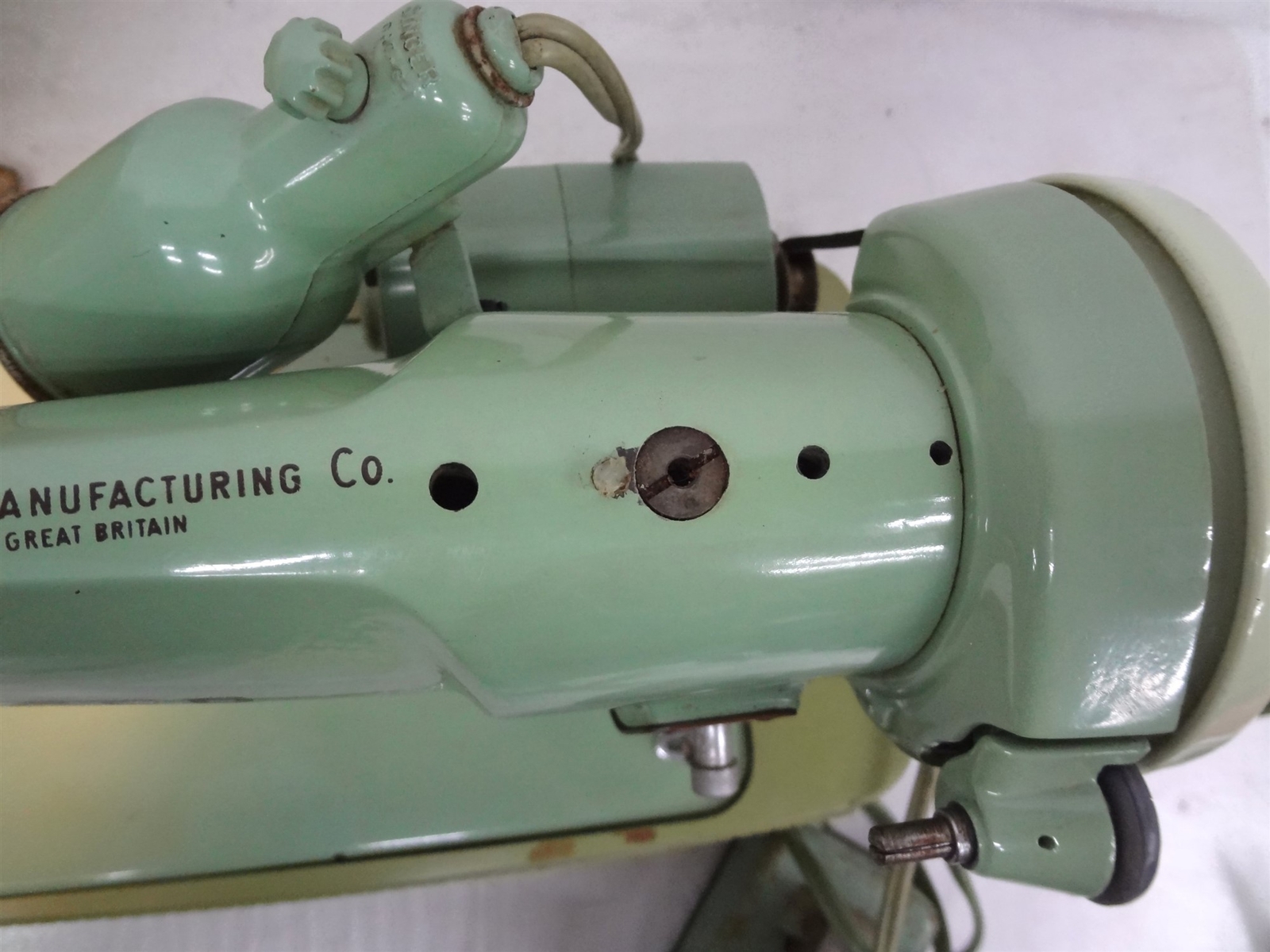 Singer Vintage Model 185K RFJ88 Sewing Machine W/ Cover & Pedal