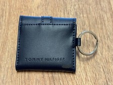 Preços baixos em Tommy Hilfiger chaveiros e Estojos para Homens