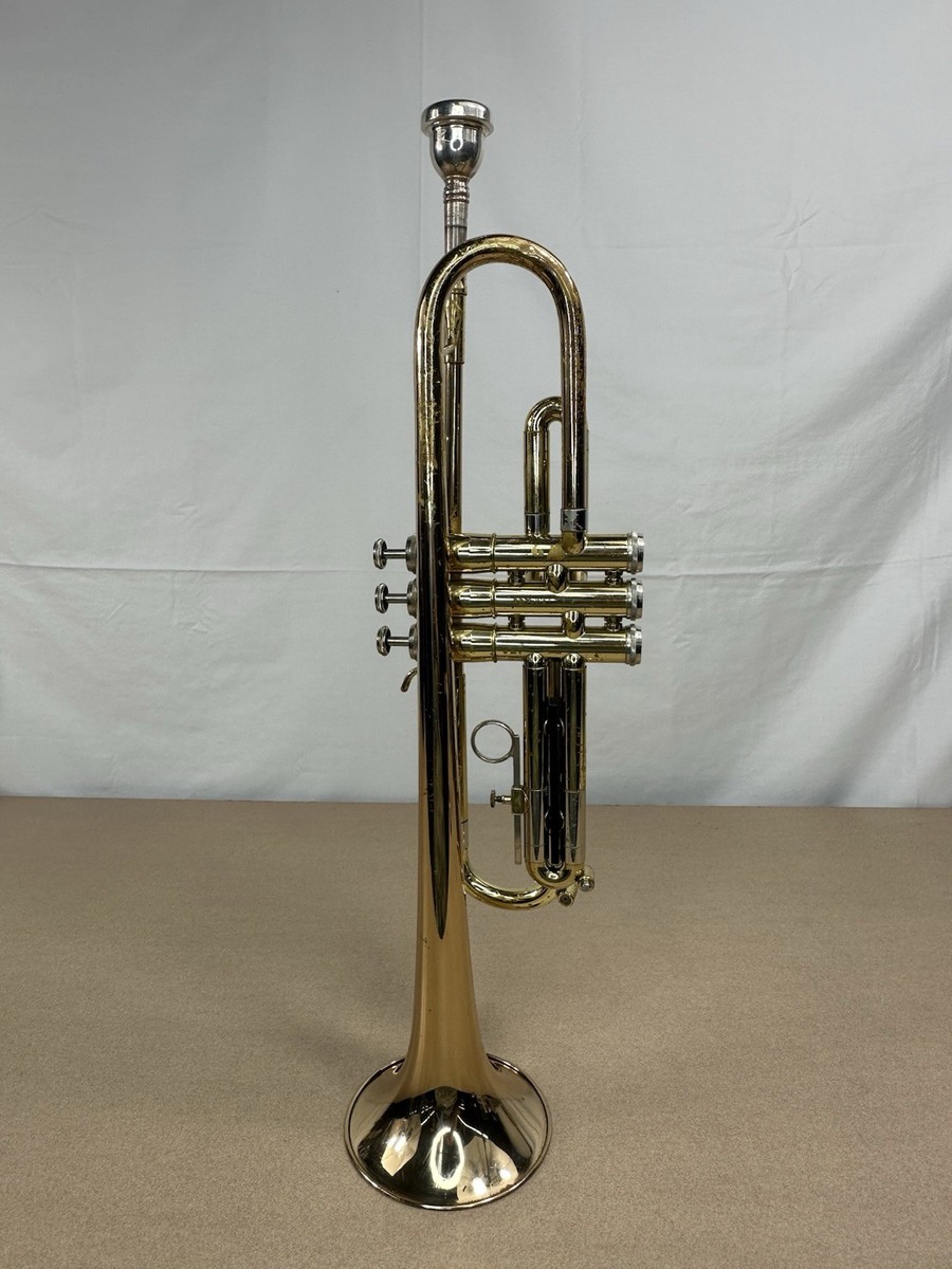 ★GETZEN 400SERIESELKHORN,WIS,U.S.Aトランペット Getzen 400 Series Trumpet w/ Case and Getzen 7C & Bach Corp. 7C