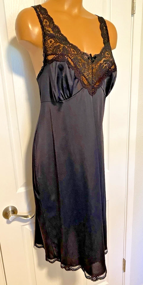 DE COLECCIÓN AÑOS 70 JET NAILON NEGRO CON CORPIÑO DE ENCAJE Y RIBETE DESLIZAMIENTO COMPLETO TALLA 40 (GRANDE) Foto 3 de 4