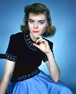 DOROTHY McGUIRE (1916 2001) Gentleman's Agreement Old Yeller etc Signed card