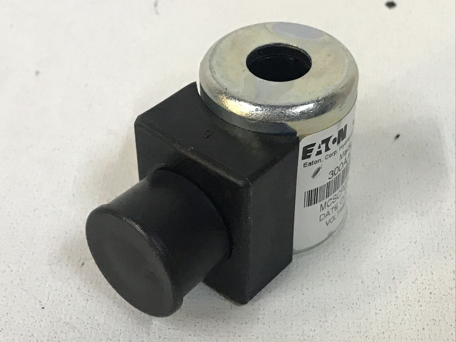 Eaton Vickers 300AA00042A 24VDC Solenoid Coil MCSCP024DG000010
