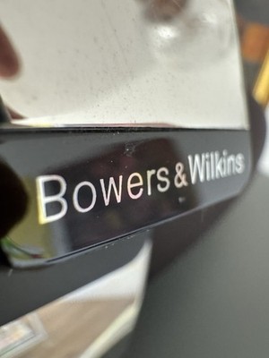 Bowers &Wilkins Zeppelin speaker 