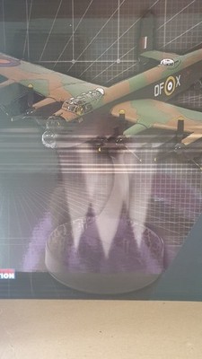 Corgi AA32611 Avro Lancaster RAF 92 Sqn Woodhall Spa Sight