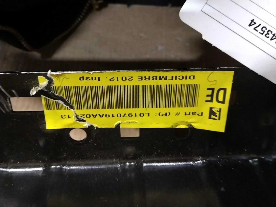 2013 GMC Yukon Center Console LID Black OEM 15217101 4DR SUV 191K Miles Foto 2 de 4