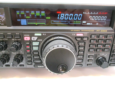 YAESU FT-2000 100w HF/50MHz transceiver Tested and in good