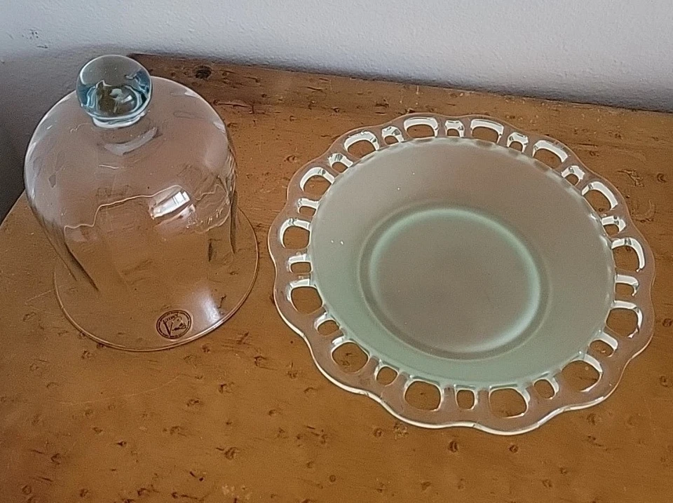 Prato de servir Amici Bell cúpula vidro coberto manteiga de queijo verde claro 7" A X 8" D - Imagem 3 de 4