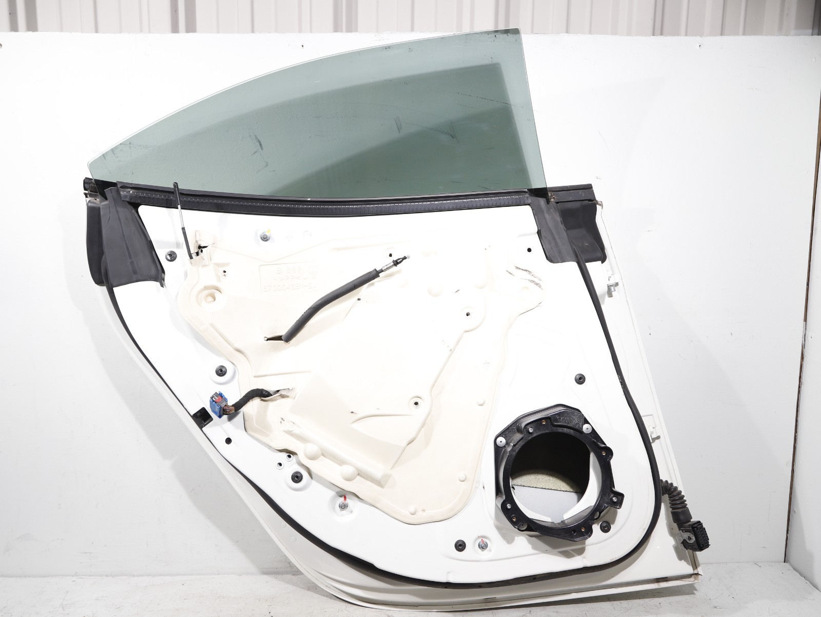 14-20 Maserati Ghibli Rear LEFT Rriver Side Door Shell Complete Bianco OEM 60K