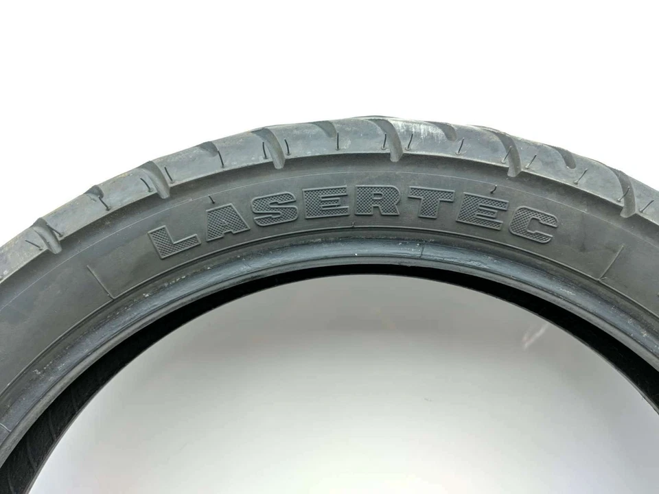 Neumático delantero Metzeler Lasertec 130/70-18 Foto 4 de 4