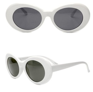 glasses that look like sunglasses