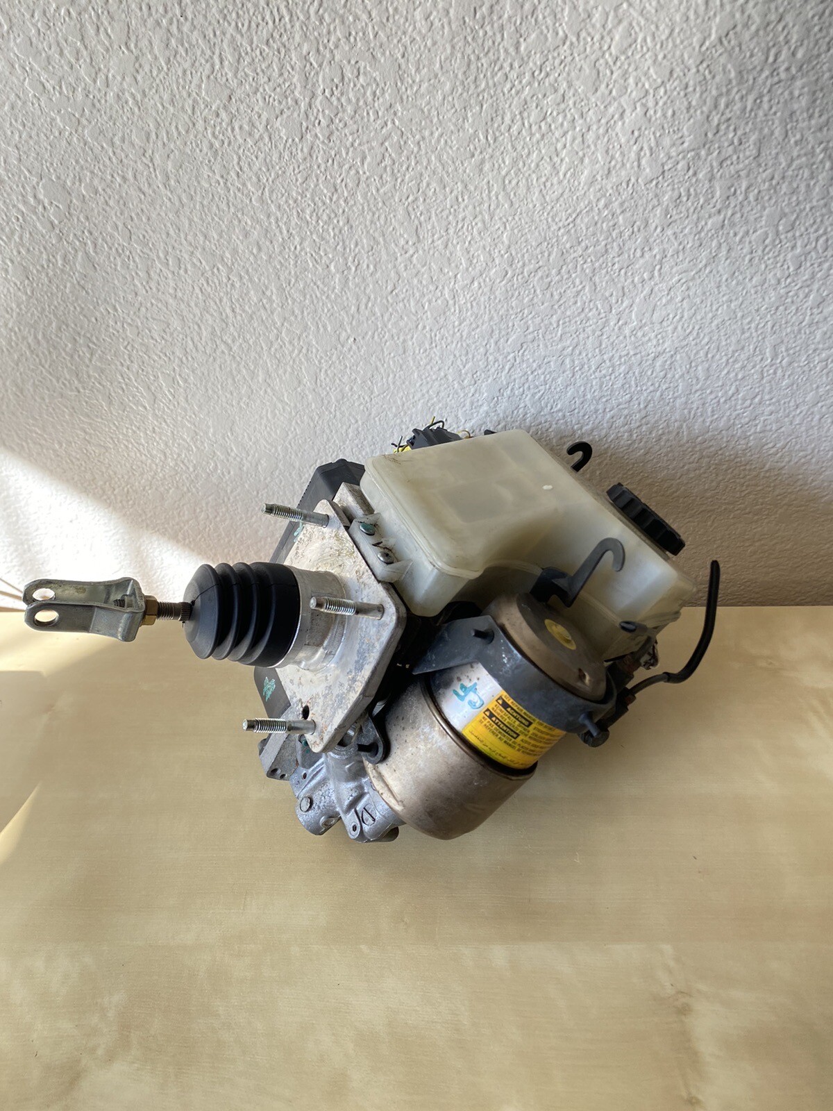 19982005 Lexus GS300 GS400 GS430 Abs AntiLock Brake Pump Assembly