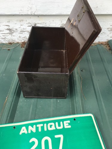 VTG Old Metal Money Cash BOND Jewelry Strong Lock Box Chest E. Manchester Family - Picture 11 of 12