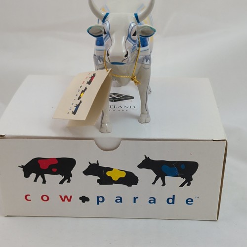 Cow Parade iMoo Apple Figurine, Westland Giftware, Collectible #9173, Box & Tag