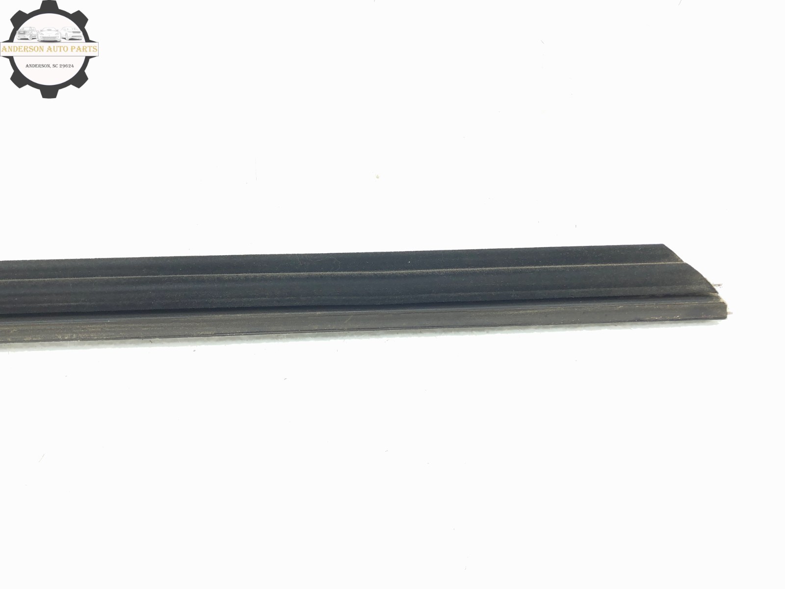 2008-2012 MASERATI GRANTURISMO M145 LEFT DRIVER SIDE DOOR WINDOW BELT MOLDING OE