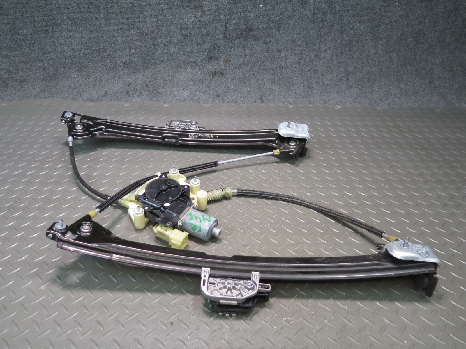 2014-2020 MASERATI GHIBLI M157 FRONT RIGHT PASS DOOR WINDOW REGULATOR W/ MOTOR