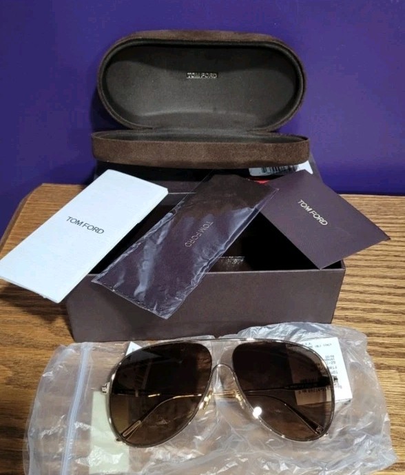 RARE* Authentic* Tom Ford 62MM Gold ALEC TF824 Aviator  display picture 2