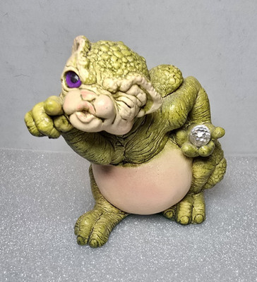 Dragon Keep 1988  Niggles  5111 Marty Sculpture Figurine with Crystal
