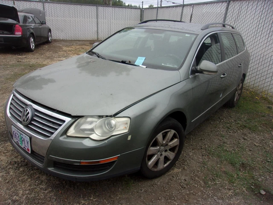 Used Engine Coolant Reservoir fits: 2007 Volkswagen Passat  Grade A - Image 4 of 4