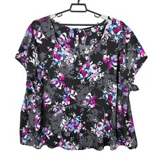 Womens Torrid Black  Pink Floral Blouse Short Sleeve Back Button Up Size 6