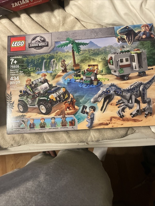 LEGO Jurassic World: Baryonyx Face-Off: The Treasure Hunt (75935)