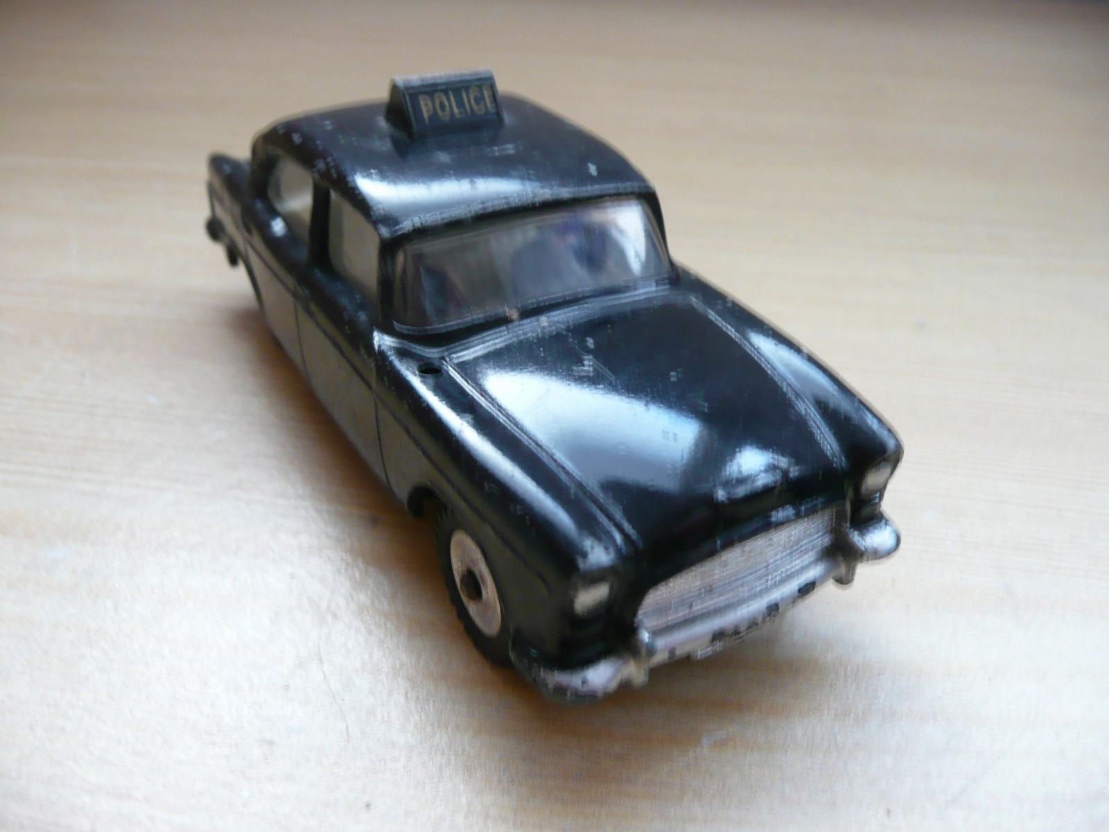 Dinky 256, Humber Hawk Police Car - Free Price Guide & Review