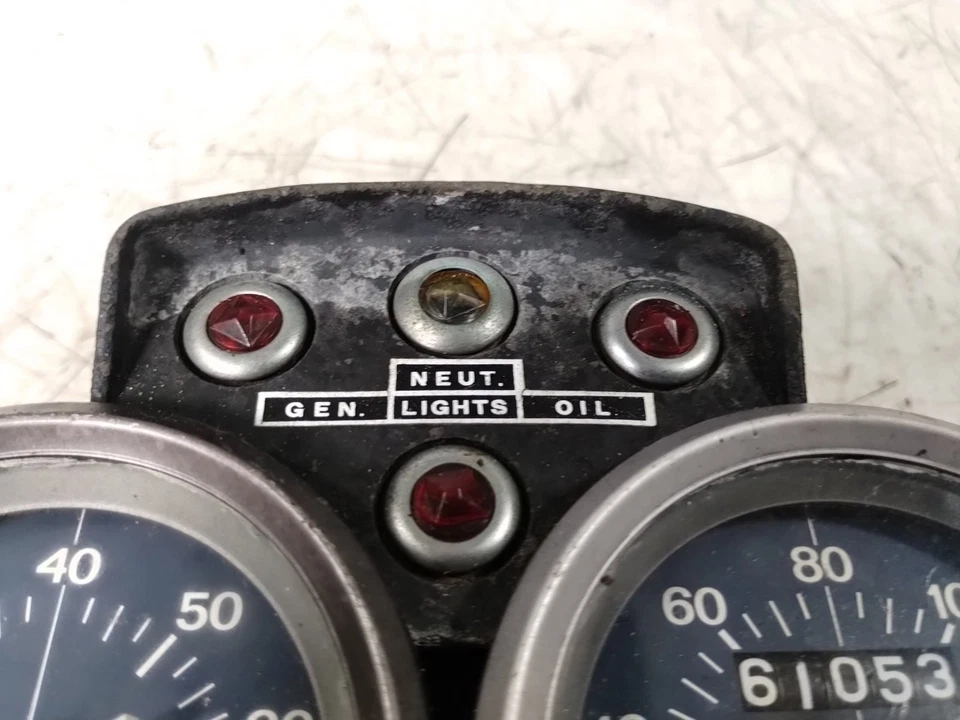 Moto Guzzi 1976 convertible V1000 velocímetro velocímetro velocímetro medidor Foto 3 de 4