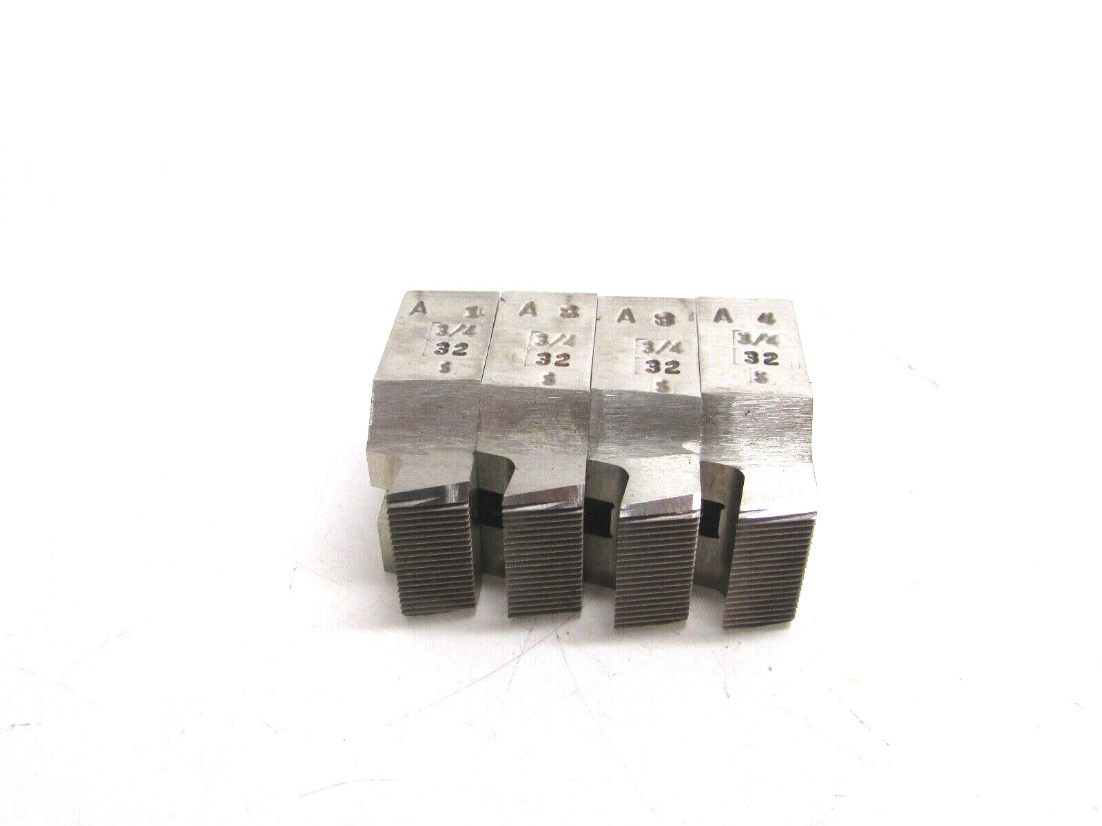 (4) GEOMETRIC INSERT CHASERS 3/4