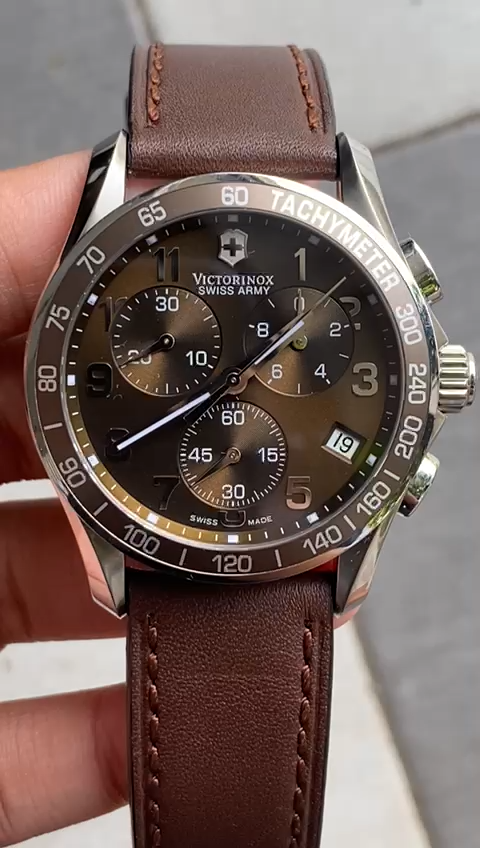 【希少】Victorinox Swiss Army ブラウンクロノグラフ 希少】Victorinox Swiss Army ブラウンクロノグラフ