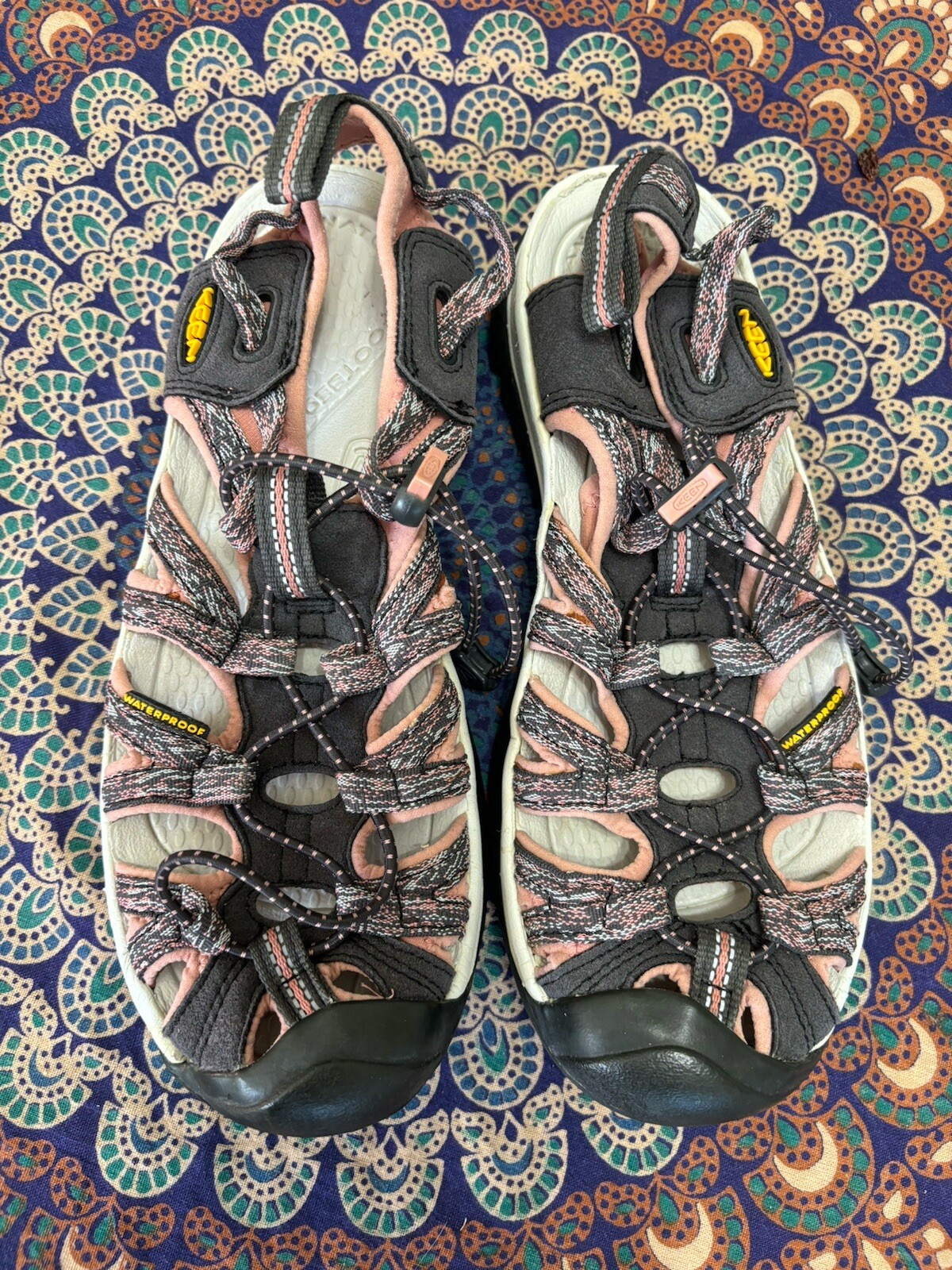 KEEN 1016244 Sandalo da donna sussurrato impermeabile escursionismo multicolore USA taglia 8