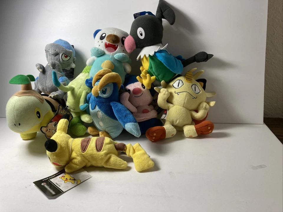 Лот 9 Pokemon Plush Pikachu, Turtwig, Celebi, Meowth, Oshawott Pokedoll Center - Изображение 3 из 4