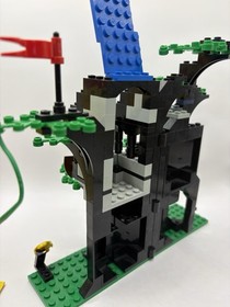 LEGO 6054 LegoLand Castle Forestmen's Hideout 99.9% Complete, Box & Instructions