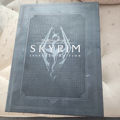 The Elder Scrolls V: Legendary Edition Hardcover strategy guide w/ map.