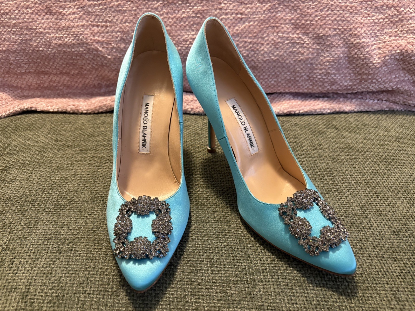 Manolo Blahnik Hangisi 105mm Blue Satin Pumps - m 39 size 8.5