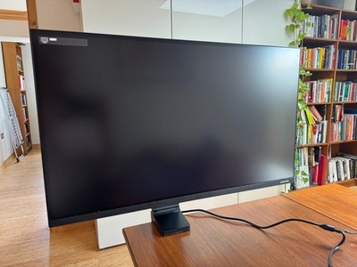 Samsung The Space 27'' 3-seitig lünettenloser Tischklemmmonitor WQHD 144Hz