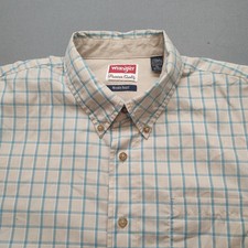 NWT Wrangler Rugged Wear Men s Size XL Short Sleeve Button Down Shirt Checked