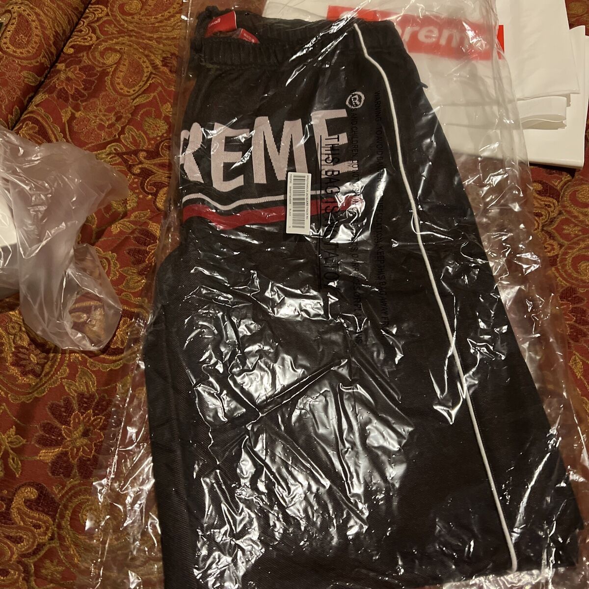 Supreme World Famous Jacquard Track Pant Size S NWT | eBay Supreme World Famous Jacquard Track Pant Size S NWT | eBay