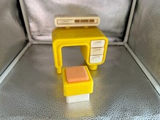 Barbie ? Wohnzimmer Schreibtisch ? mit Hocker gelb 70er Sammlungsauflösung  1970
