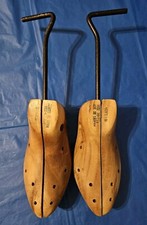 Pair Of Vintage Wooden Shoe Stretchers Men's Size 7D-11A Made In Taiwan