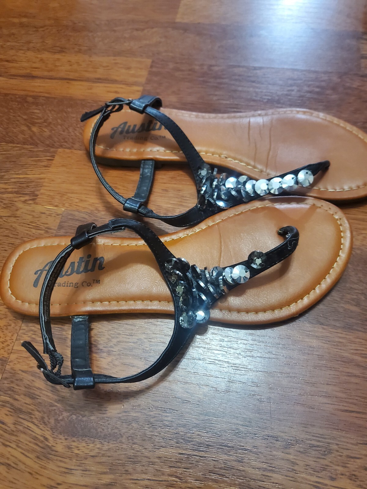 APL AUSTIN TRADING CO. Sandali da donna neri cinturino ingioiellati taglia 8