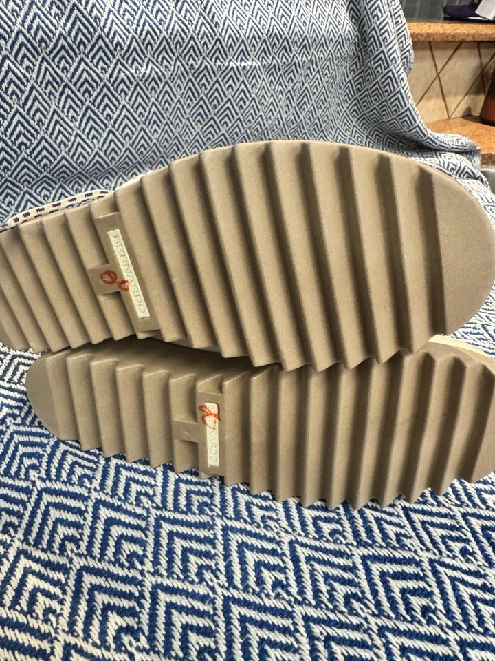 Botas de Lluvia Bernardo Con Cordones Usadas Una Vez Color Marfil Talla 8 Foto 3 de 4