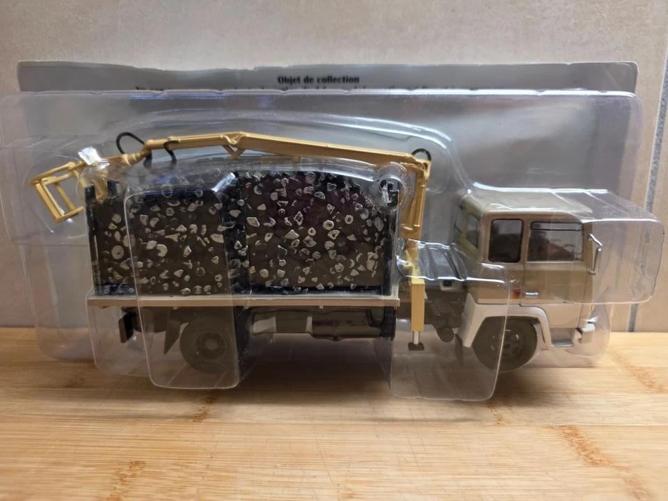 CAMION 1/43 Hachette IXO BERLIET 280 Grue Hydraulique Transport de bois - Photo 2/2