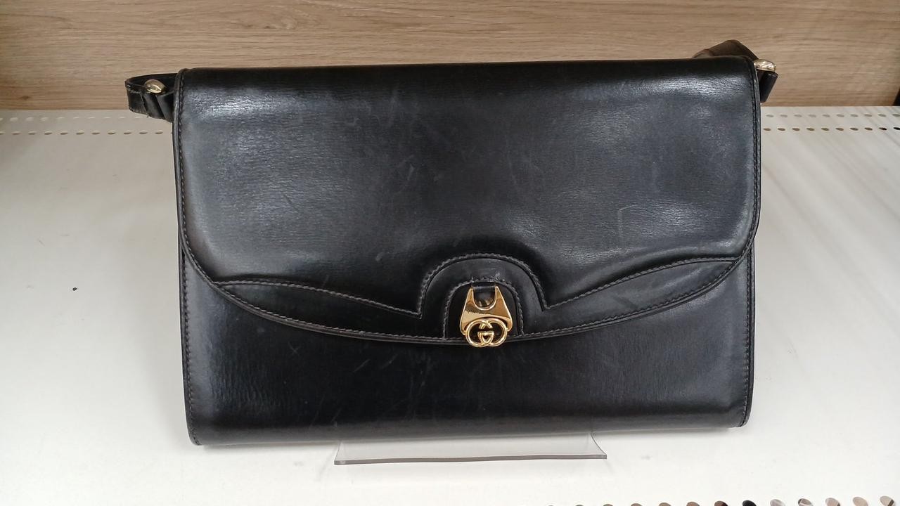GUCCI black leather shoulder bag 10.2 inches spacious and stylish-image