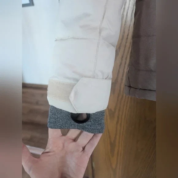 Roxy White and Gray Ski Jacket Size Medium - image 11